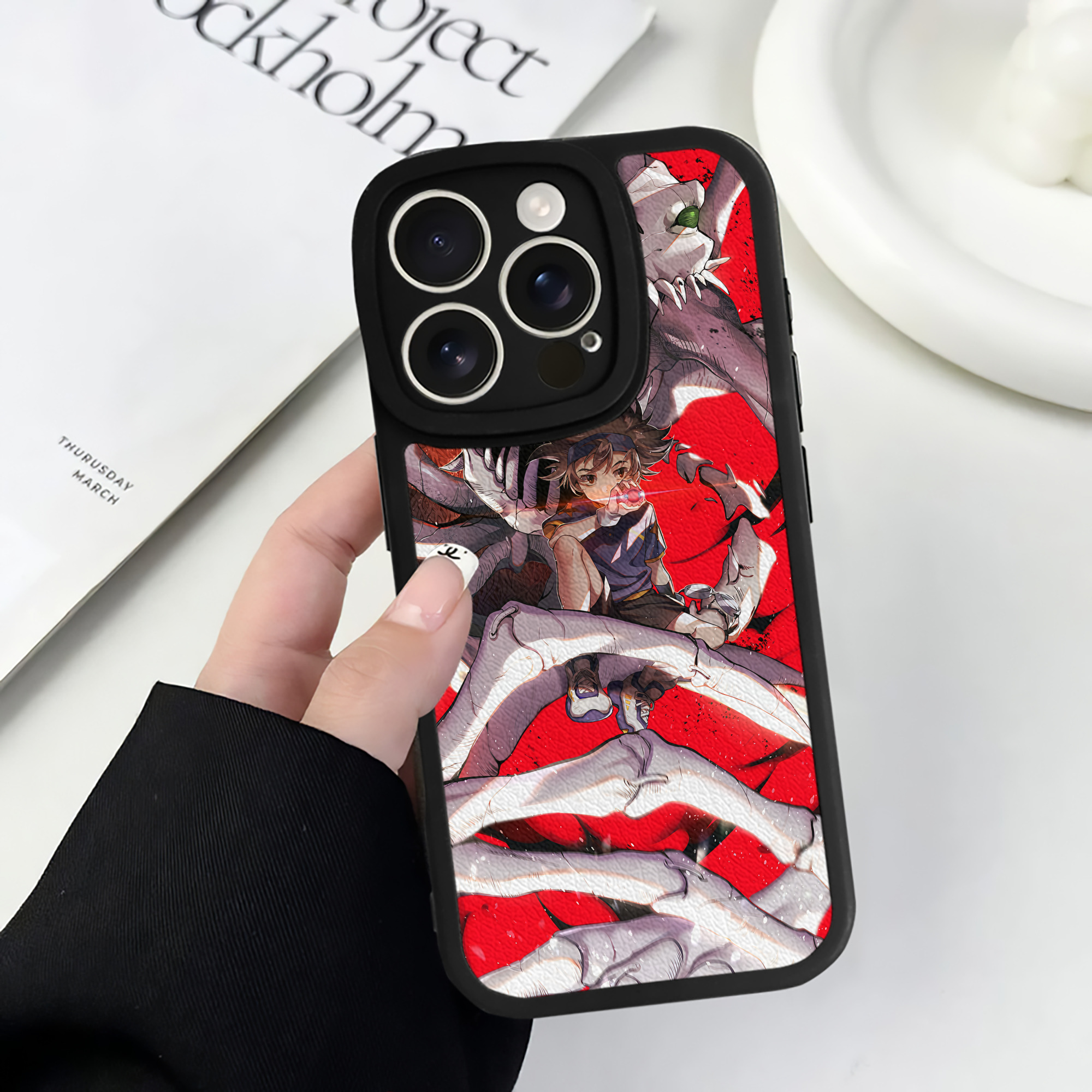 （画像用） Digimon デジタルモンスター/デジモン 【iPhone 16シリーズ対応】シリコンスマホケース（レザー調） 材質：シリコン